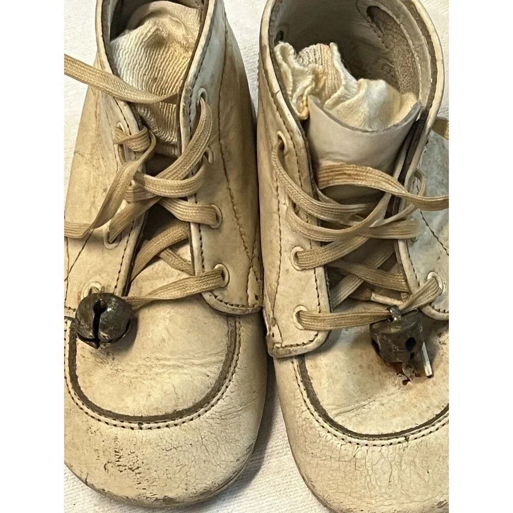 Vintage 1950s 60s Baby Toddler White Leather High Top Shoes Jingle Bells